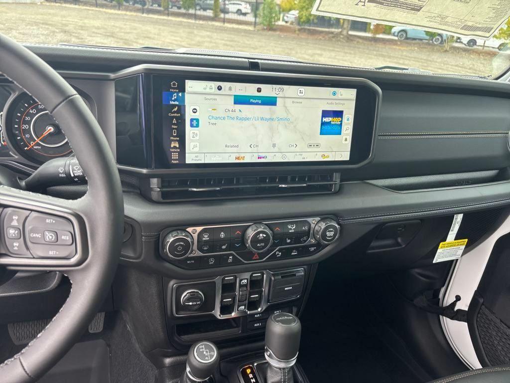 new 2025 Jeep Gladiator car, priced at $45,749