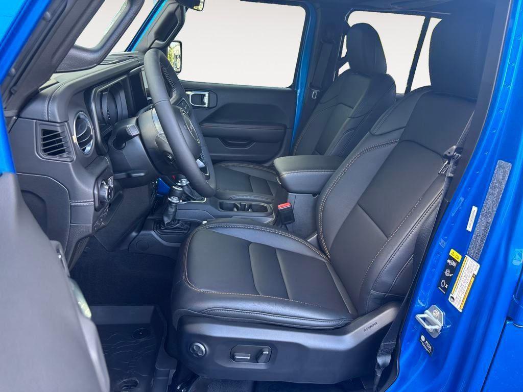 new 2025 Jeep Gladiator car, priced at $56,702