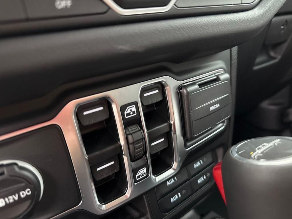 new 2025 Jeep Gladiator car, priced at $44,817
