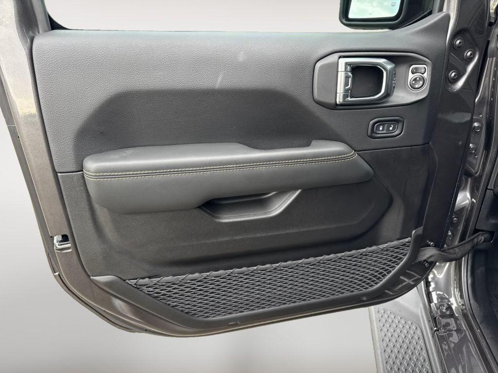 new 2025 Jeep Gladiator car, priced at $44,817