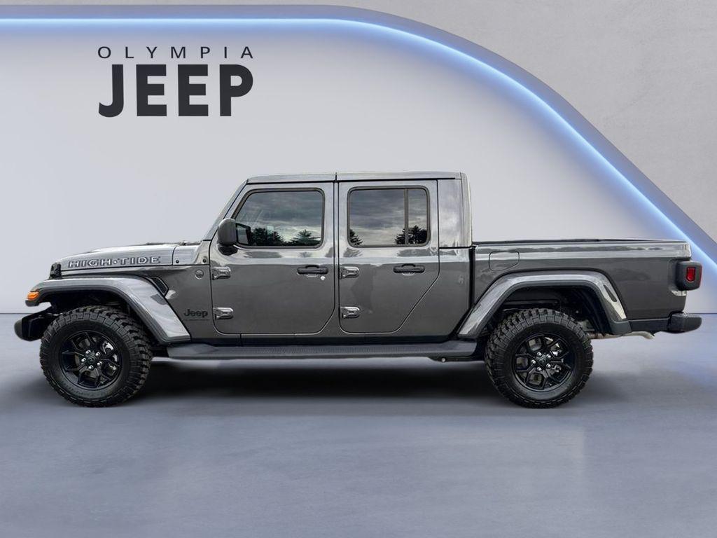 new 2025 Jeep Gladiator car, priced at $44,817