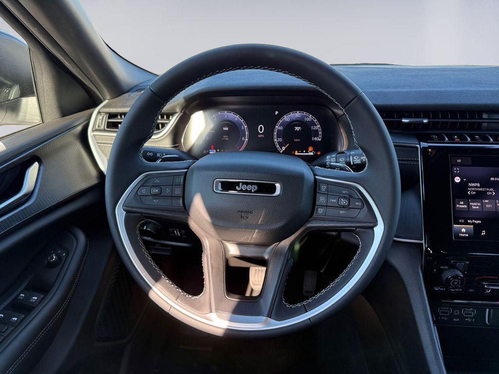 new 2025 Jeep Grand Cherokee car, priced at $38,282