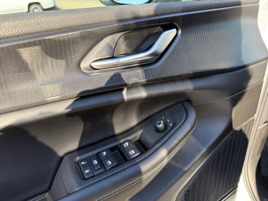 new 2025 Jeep Grand Cherokee car, priced at $38,282
