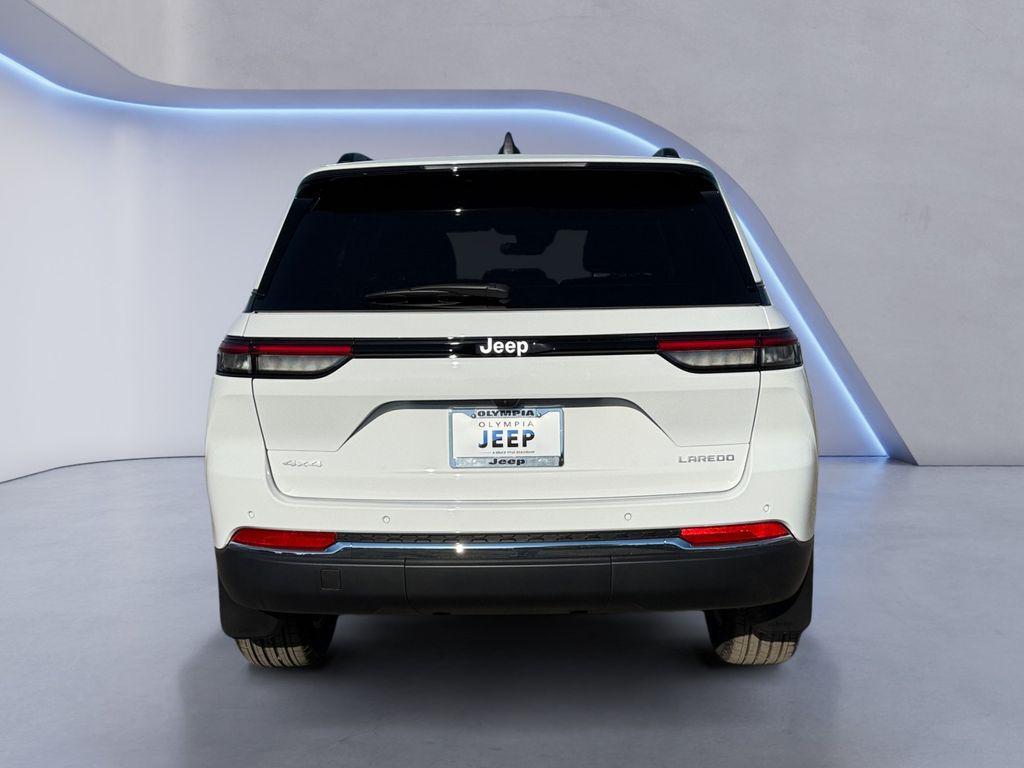 new 2025 Jeep Grand Cherokee car, priced at $38,282