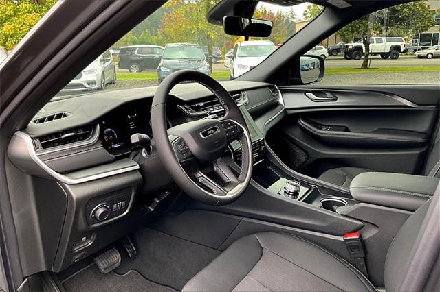 new 2025 Jeep Grand Cherokee car, priced at $42,715