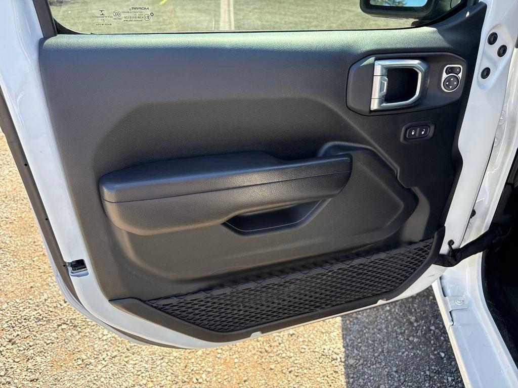 used 2021 Jeep Wrangler Unlimited car, priced at $30,998