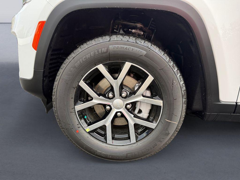 new 2025 Jeep Grand Cherokee car, priced at $44,660