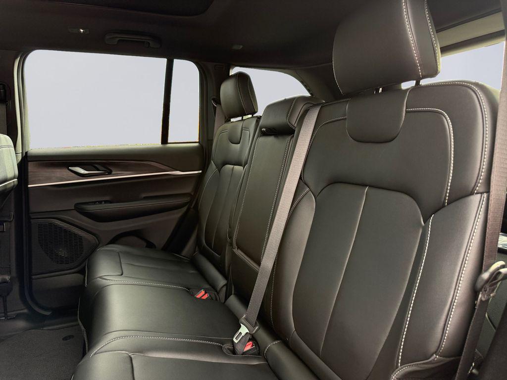 new 2025 Jeep Grand Cherokee car, priced at $44,660