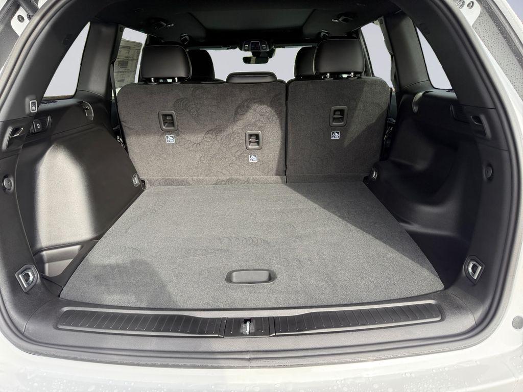 new 2025 Jeep Grand Cherokee car, priced at $44,660