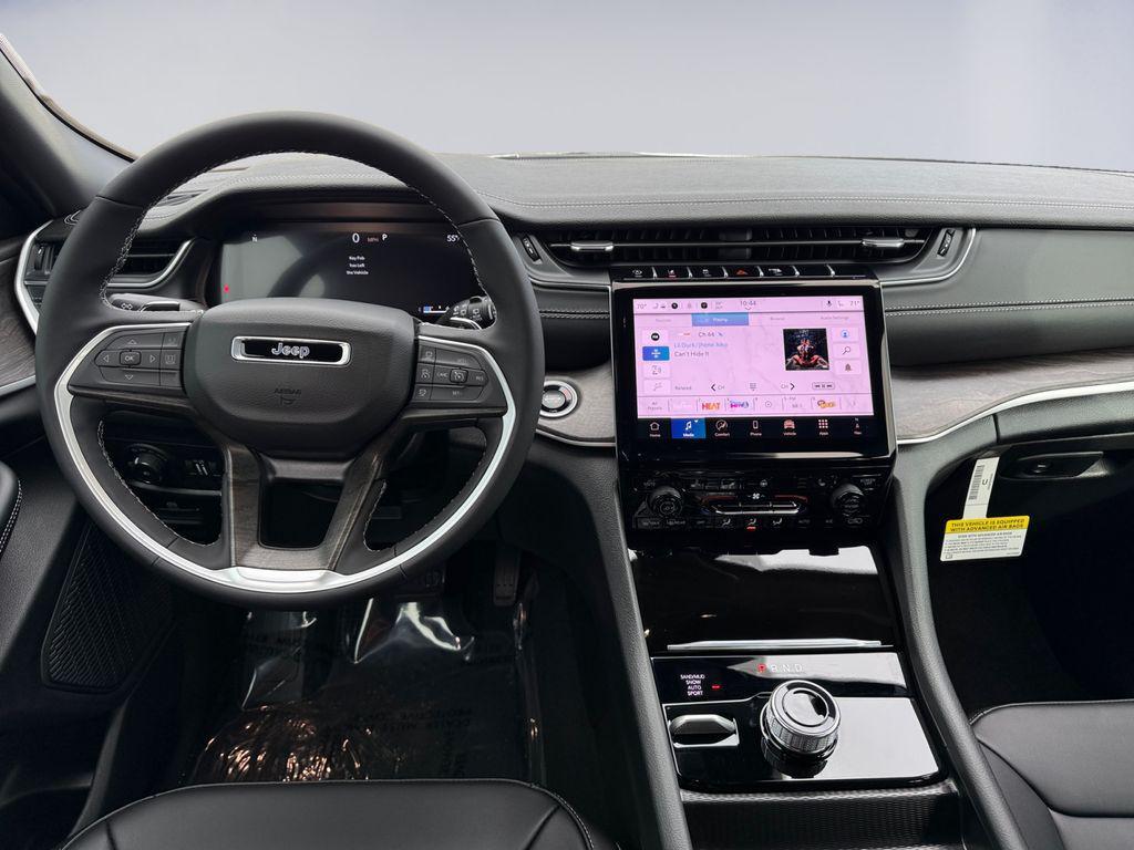 new 2025 Jeep Grand Cherokee car, priced at $44,660