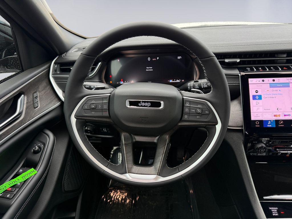 new 2025 Jeep Grand Cherokee car, priced at $44,660