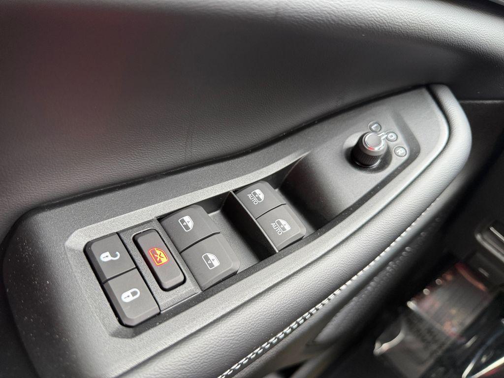 new 2025 Jeep Grand Cherokee car, priced at $44,660