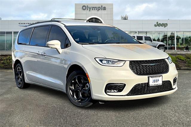 used 2021 Chrysler Pacifica Hybrid car, priced at $22,217