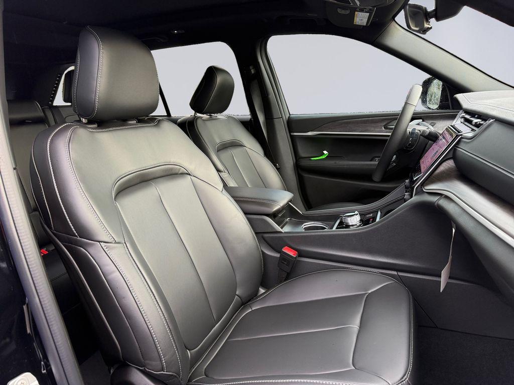 new 2025 Jeep Grand Cherokee car, priced at $46,296