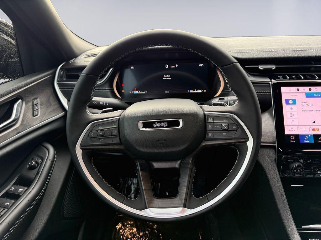 new 2025 Jeep Grand Cherokee car, priced at $46,296