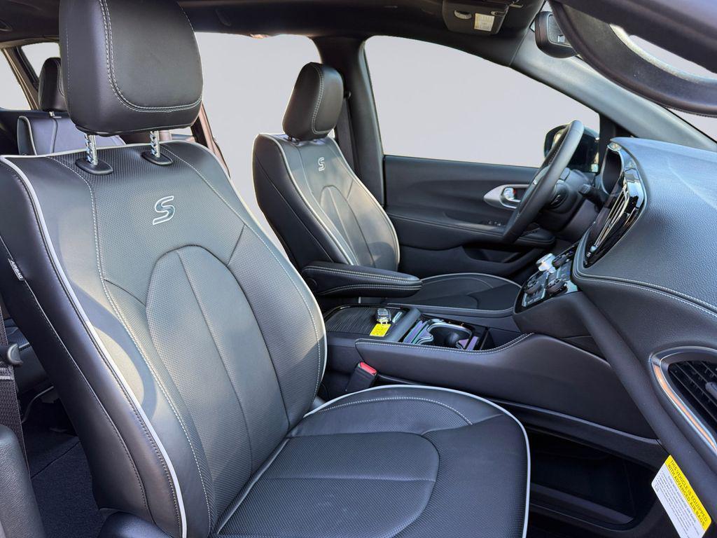 new 2026 Chrysler Pacifica car, priced at $51,259