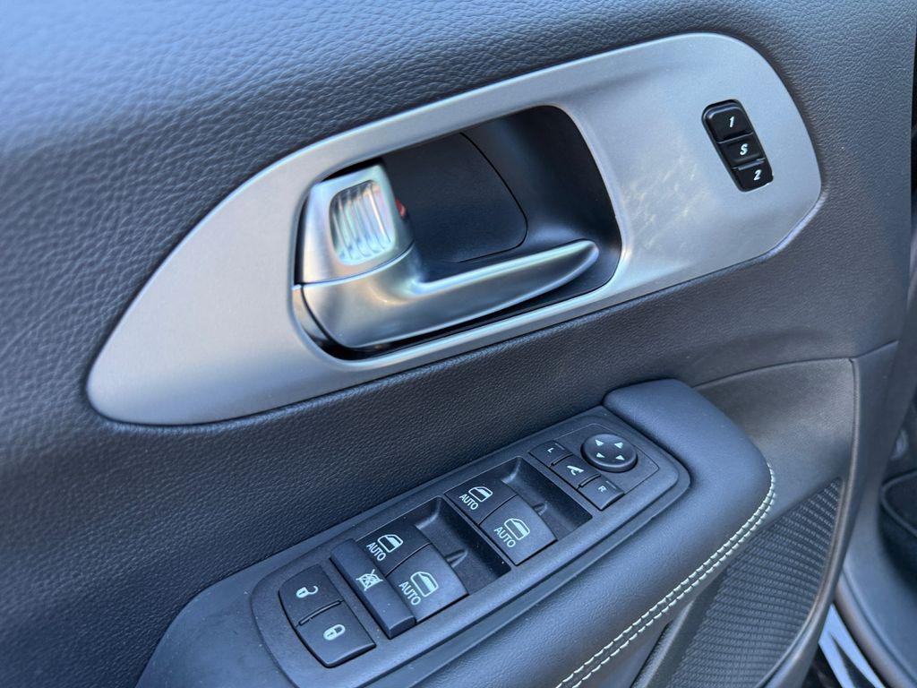new 2026 Chrysler Pacifica car, priced at $51,259
