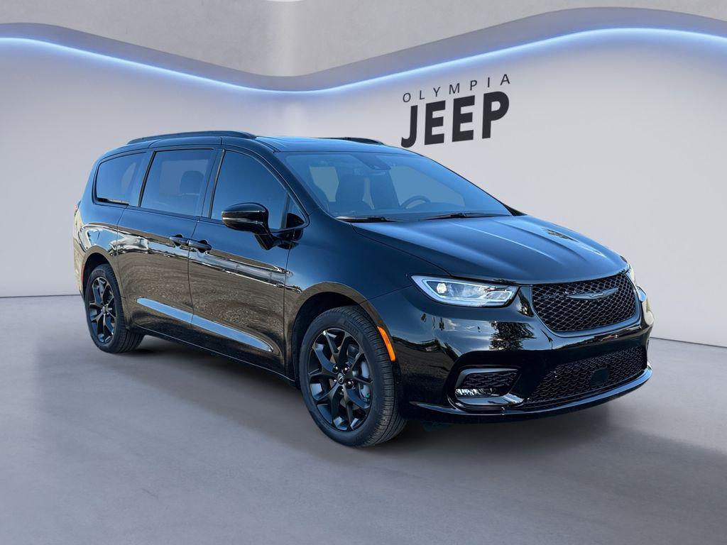 new 2026 Chrysler Pacifica car, priced at $51,259