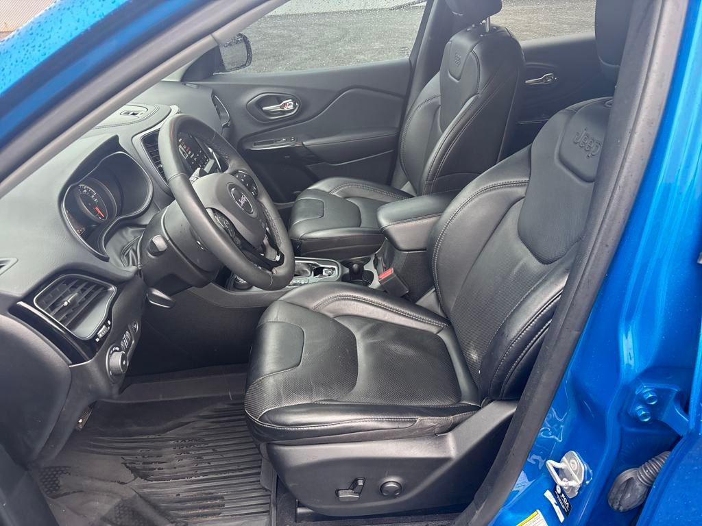 used 2023 Jeep Cherokee car, priced at $22,998
