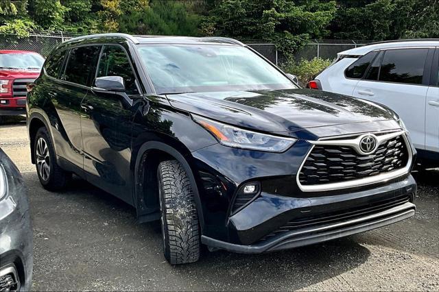 used 2022 Toyota Highlander car, priced at $40,451