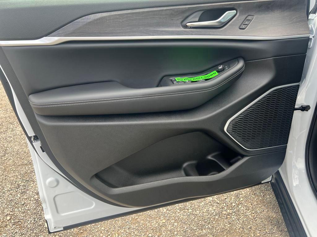 new 2025 Jeep Grand Cherokee L car, priced at $56,478