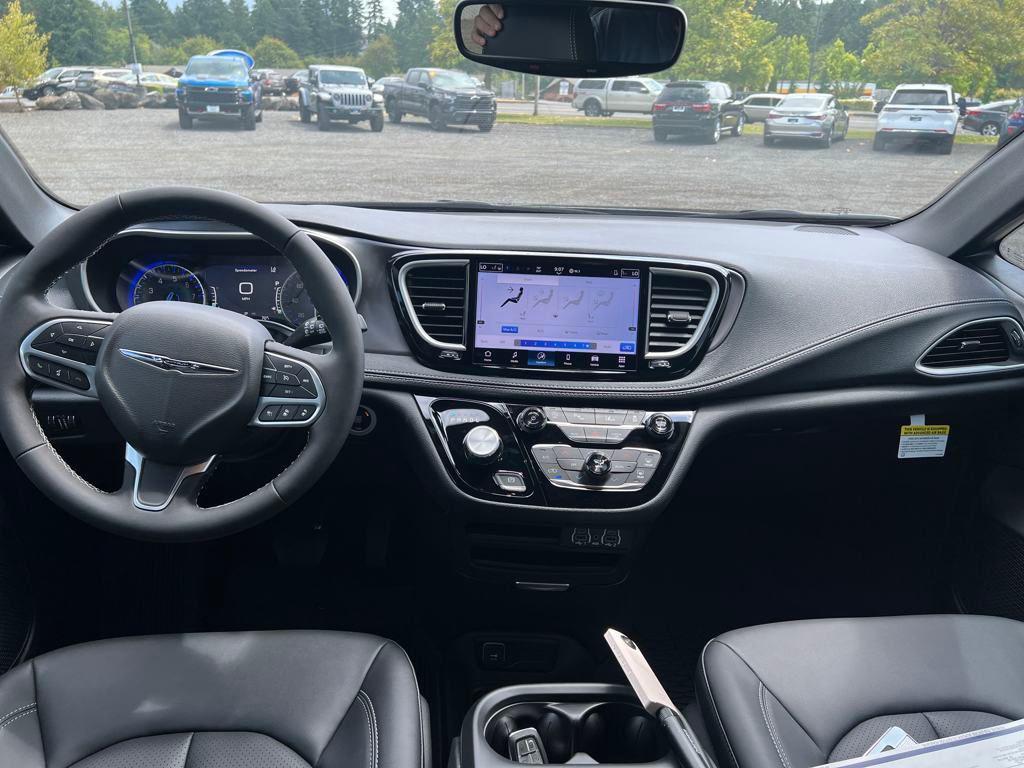new 2025 Chrysler Pacifica car, priced at $41,439