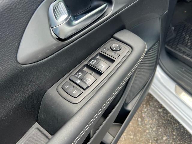 new 2025 Chrysler Pacifica car, priced at $41,439