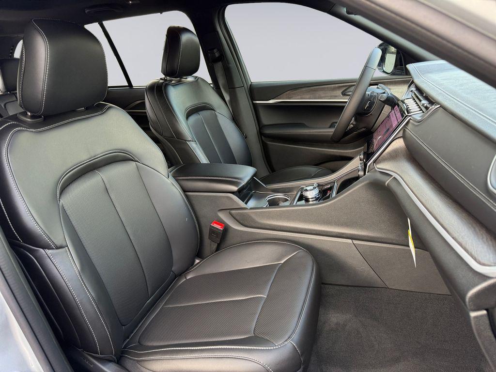 new 2025 Jeep Grand Cherokee car, priced at $53,265