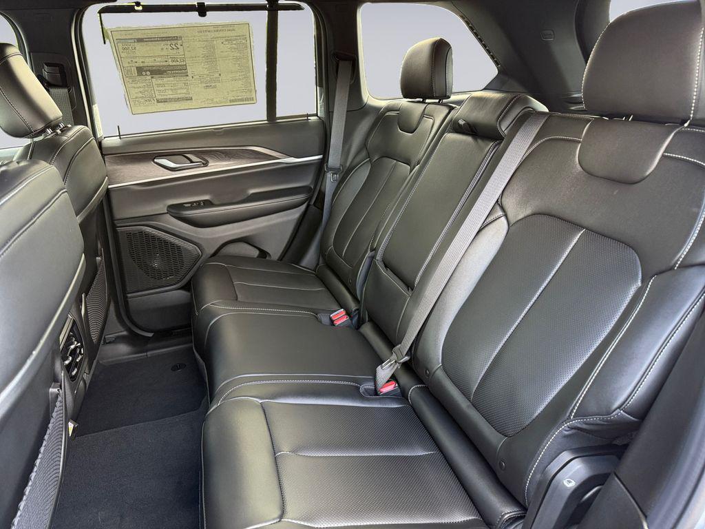 new 2025 Jeep Grand Cherokee car, priced at $53,265