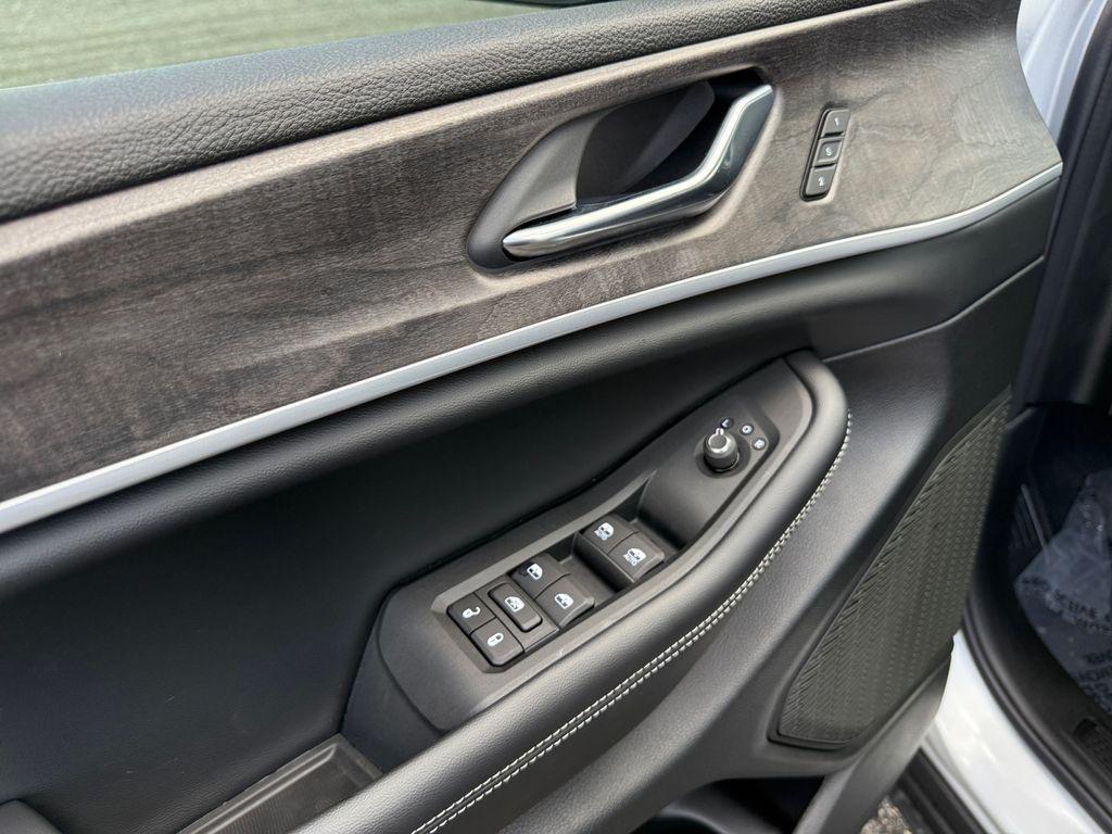 new 2025 Jeep Grand Cherokee car, priced at $53,265
