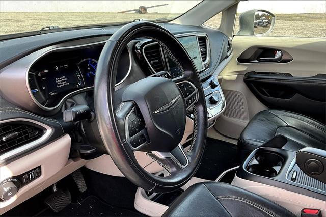 used 2022 Chrysler Pacifica Hybrid car, priced at $26,033