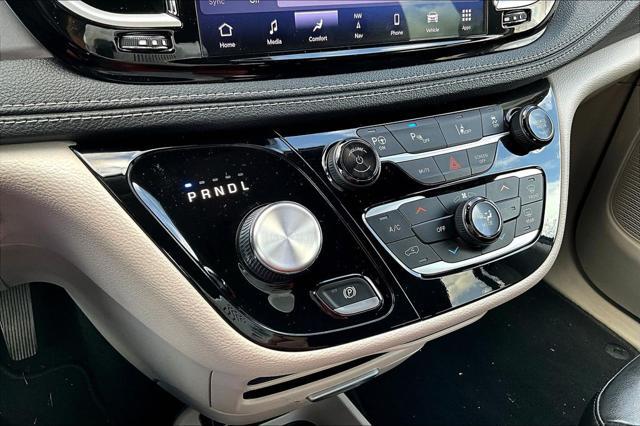 used 2022 Chrysler Pacifica Hybrid car, priced at $25,889