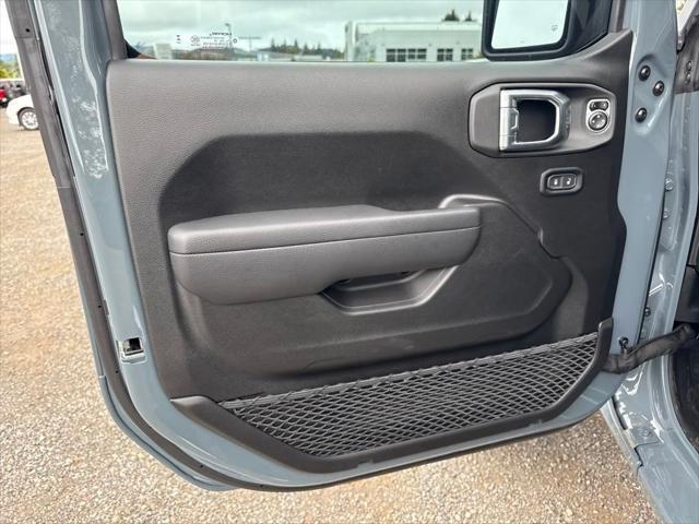 new 2025 Jeep Wrangler car, priced at $46,081