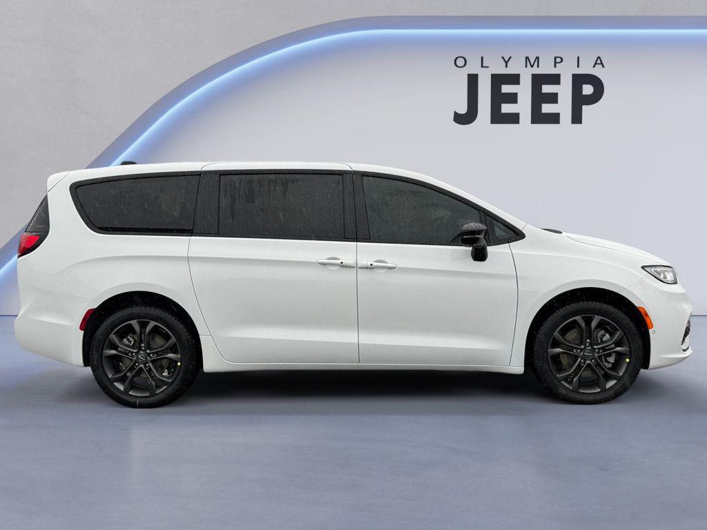 new 2026 Chrysler Pacifica car, priced at $52,455