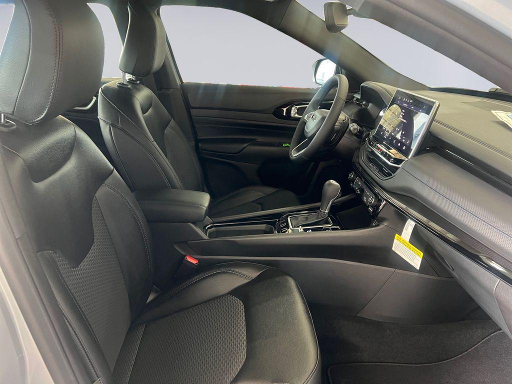 new 2026 Jeep Compass car, priced at $33,185