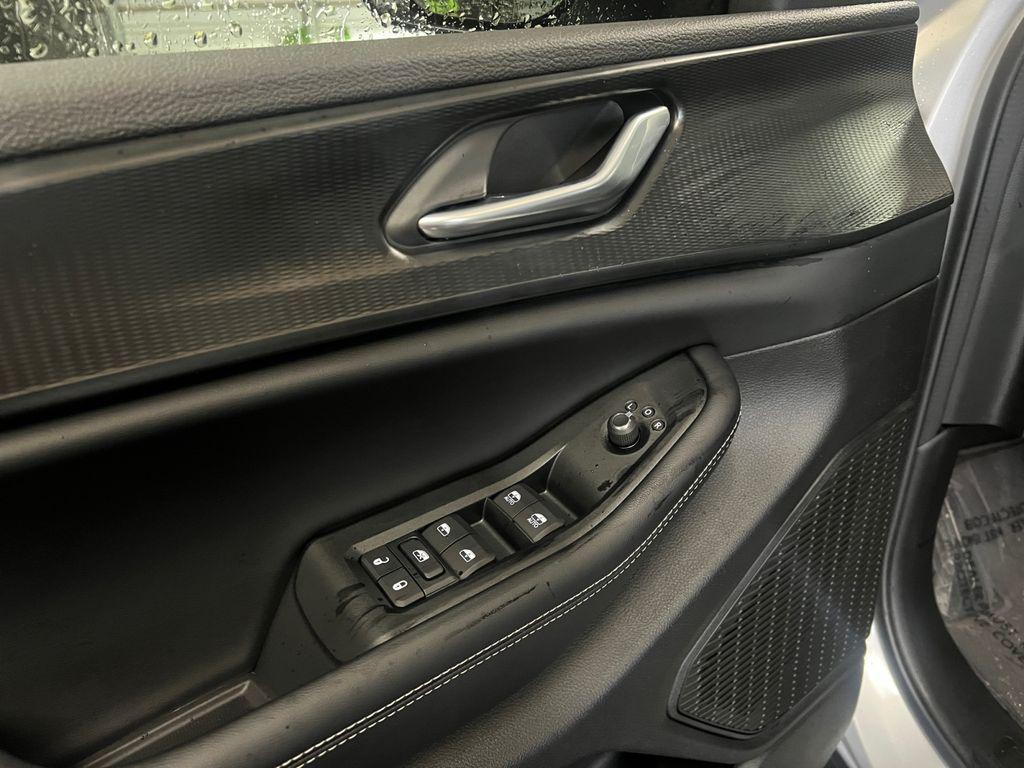 new 2025 Jeep Grand Cherokee car, priced at $41,620