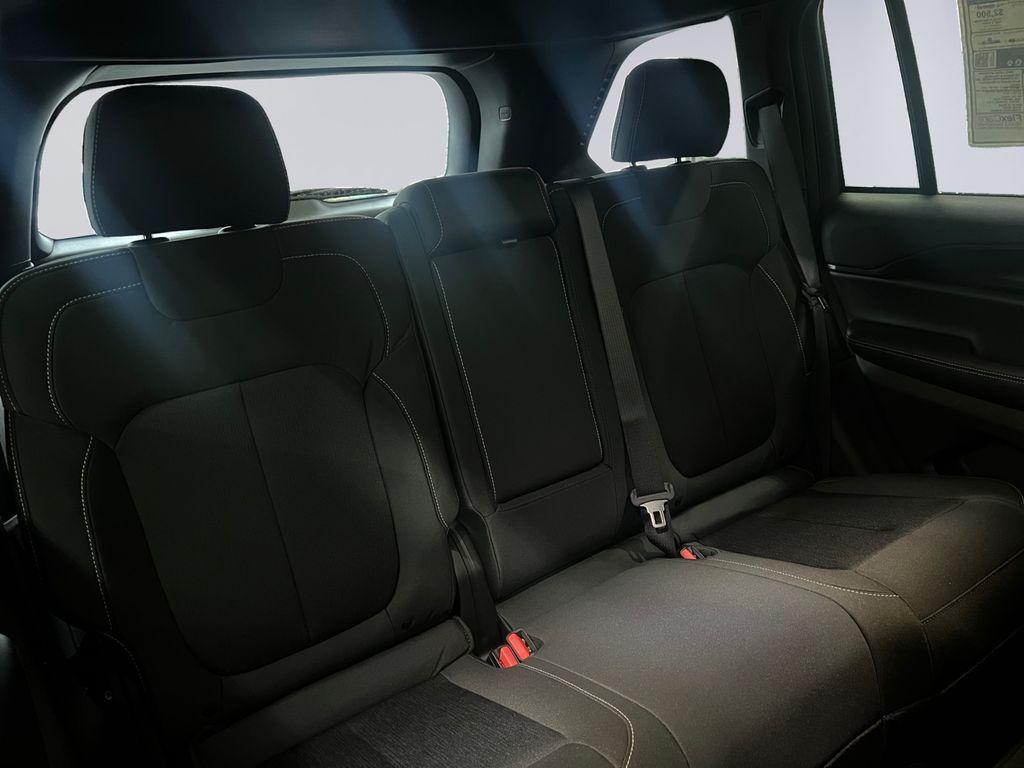 new 2025 Jeep Grand Cherokee car, priced at $41,620