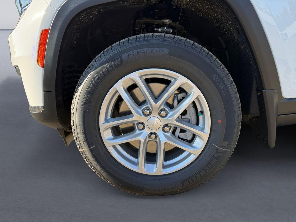 new 2025 Jeep Grand Cherokee L car, priced at $42,463