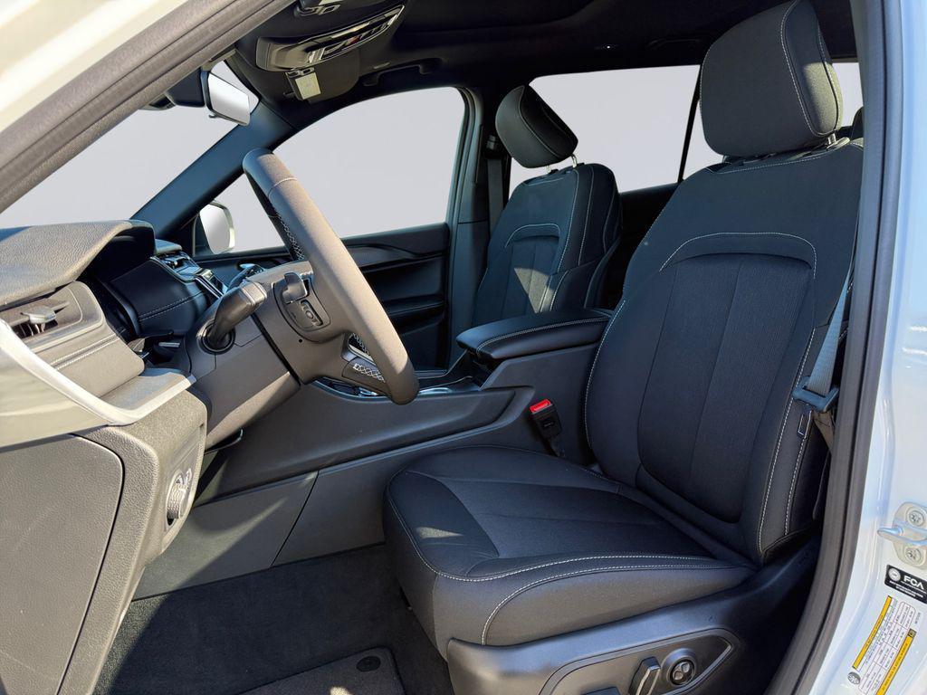 new 2025 Jeep Grand Cherokee L car, priced at $42,463