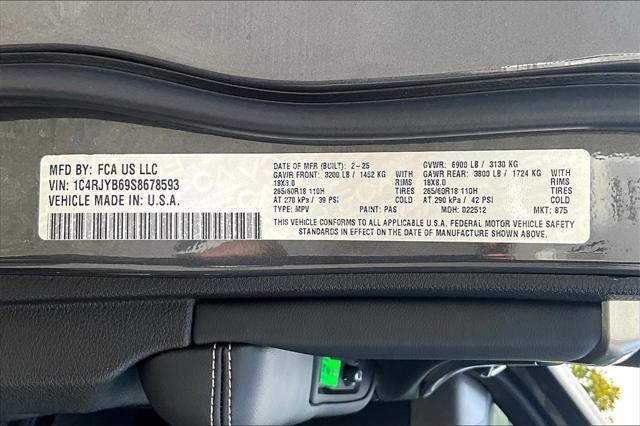 new 2025 Jeep Grand Cherokee car, priced at $59,855
