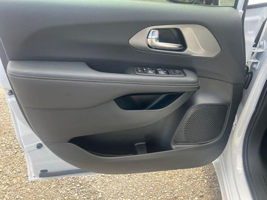 new 2025 Chrysler Voyager car, priced at $33,291
