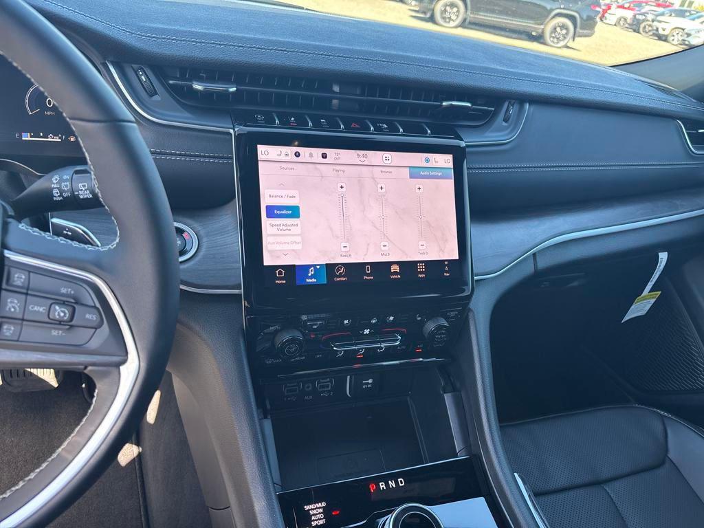 new 2025 Jeep Grand Cherokee L car, priced at $53,063