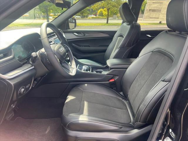 new 2025 Jeep Grand Cherokee car, priced at $49,795