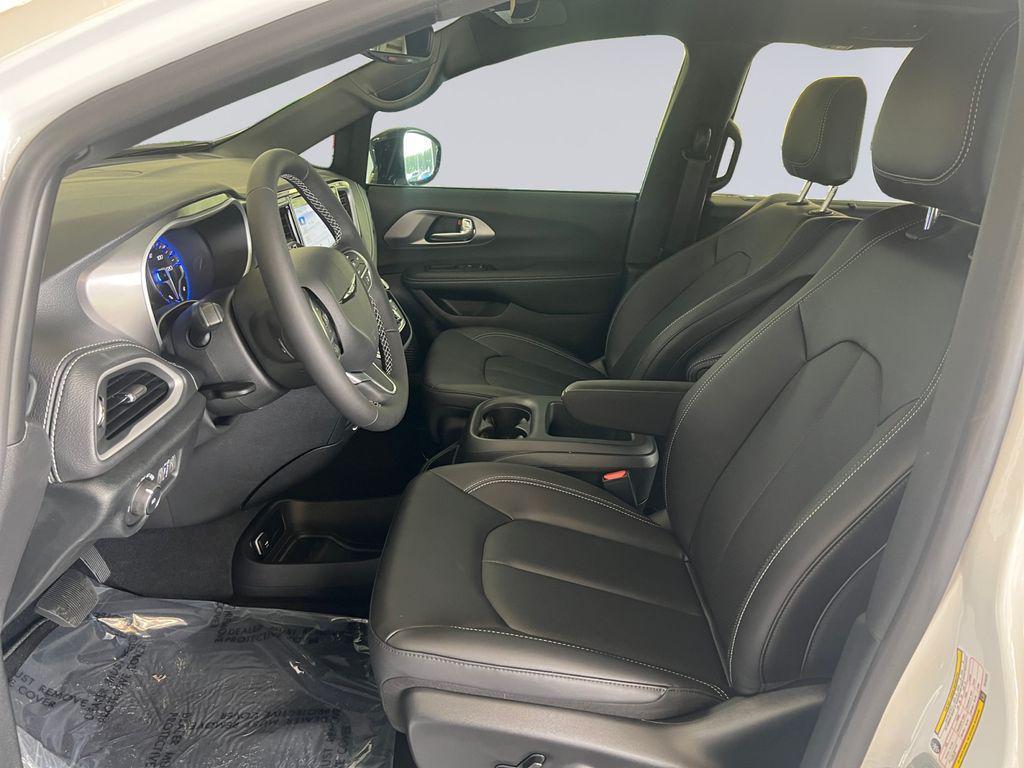 new 2026 Chrysler Pacifica car, priced at $46,085