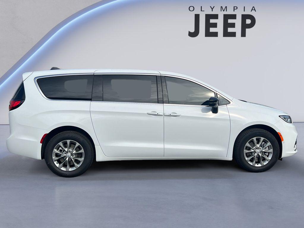 new 2026 Chrysler Pacifica car, priced at $46,085