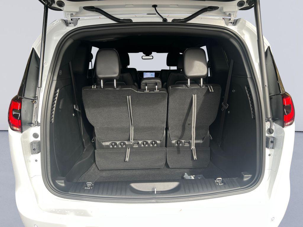 new 2026 Chrysler Pacifica car, priced at $46,085