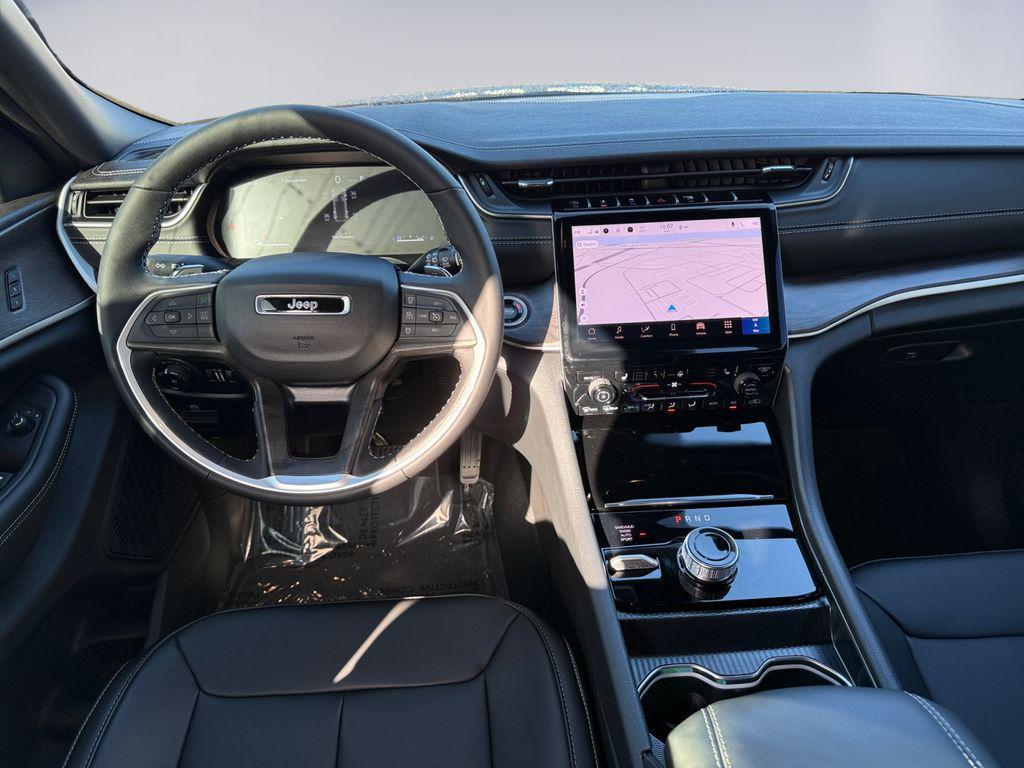 new 2025 Jeep Grand Cherokee car, priced at $46,752