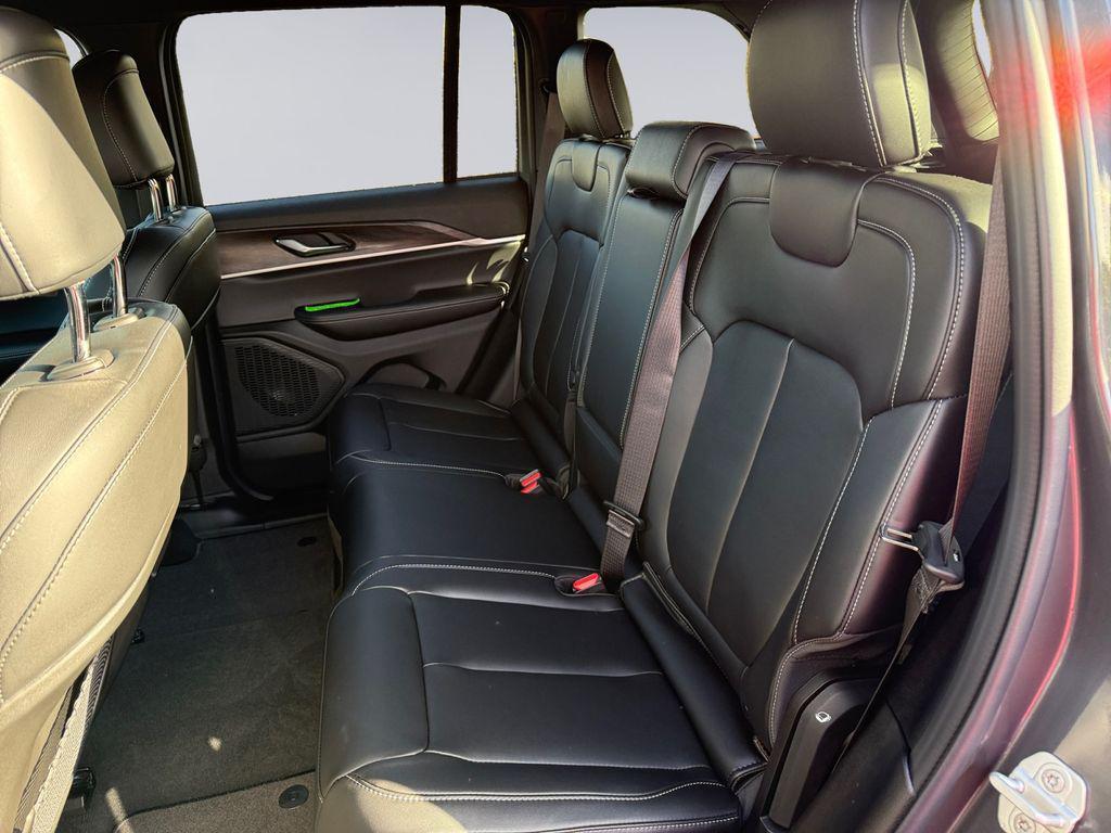 new 2025 Jeep Grand Cherokee car, priced at $46,752