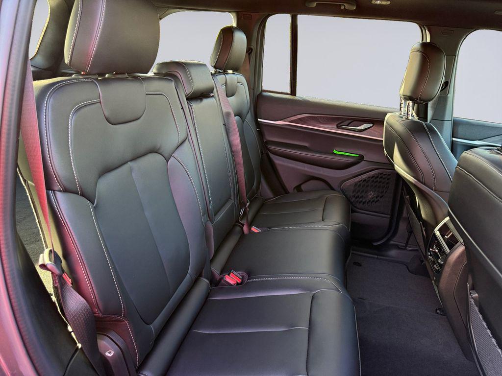 new 2025 Jeep Grand Cherokee car, priced at $46,752