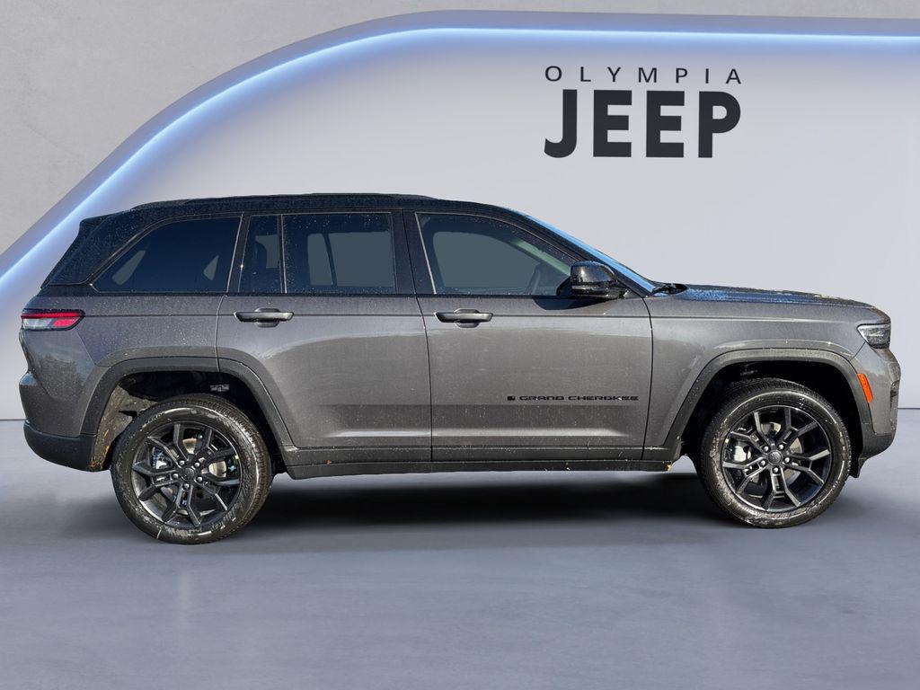 new 2025 Jeep Grand Cherokee car, priced at $46,752